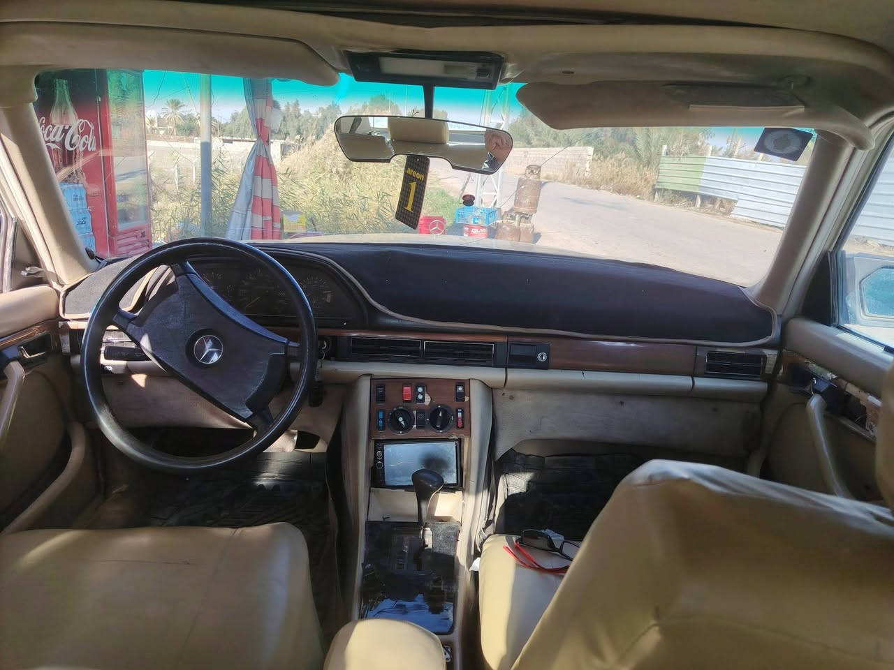 مارسدس رائسي موديل 1990  محور بطه 3000 فيفيتي رقم بغداد سنويه 2026 شهر 8 تنتهي
راعيهه بلكوت سعر 44 وبيهه مجال شباب مكلف بالنشر والله اليريد استفسار يتصل ***********
