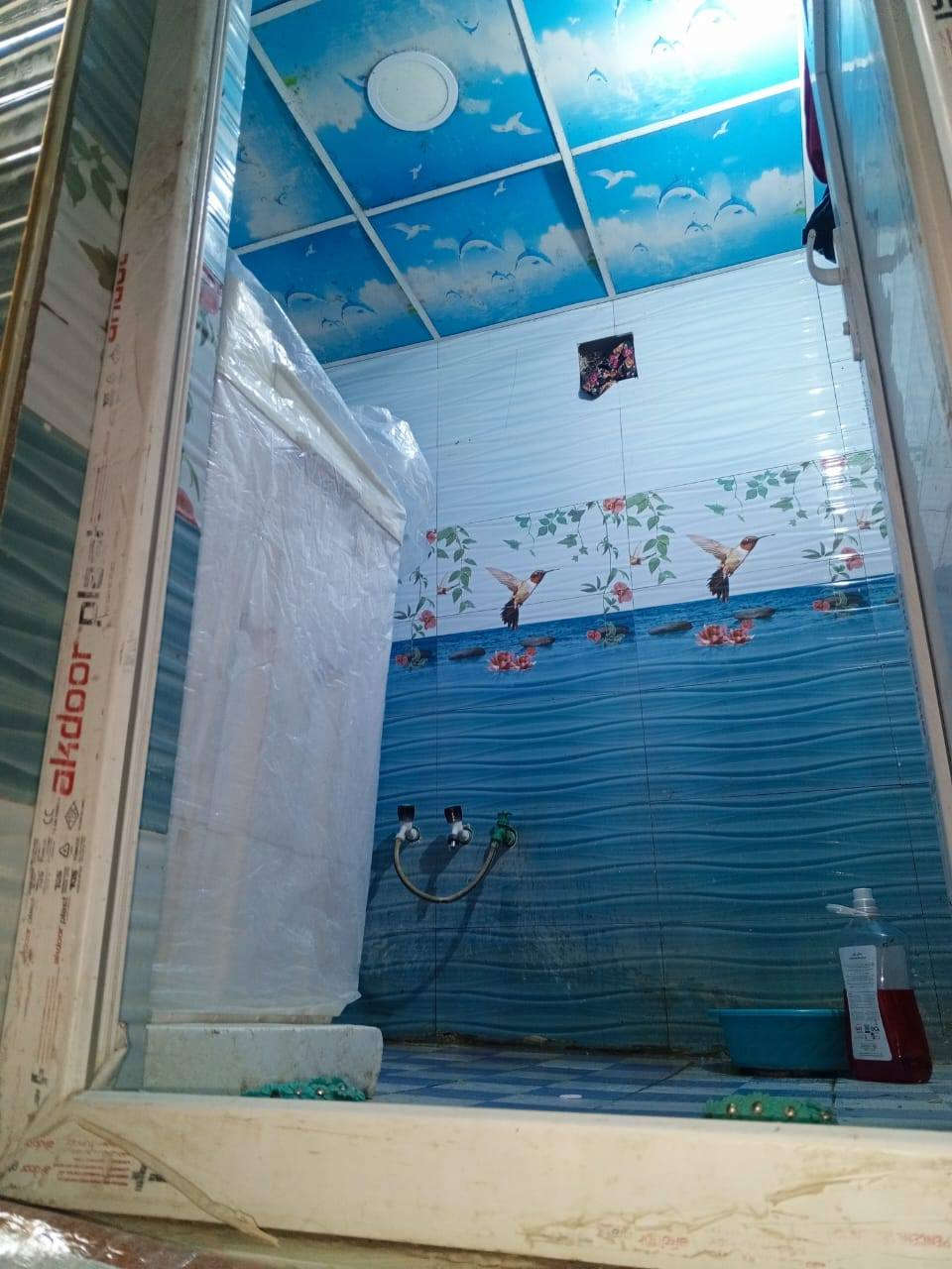 سلام عليكم  دار للبيع الدوانيه حي الامين يم صيدليه 🔬اليقين 
مساحه 210  🧱
غرفه  كبيره 
وصاله  مطبكه  سراميك حجر ليفوك. وسقف ثانوي 🪞
ومطبخ  سيراميك ليفوك وسقف ثانوي 🖲
وصحيات داخليه وخارجيه 📊
درج مطبك وجاهز 🪜
سطح  مطبك شتايكر وكامل 
للستفسار اكثر ***********
