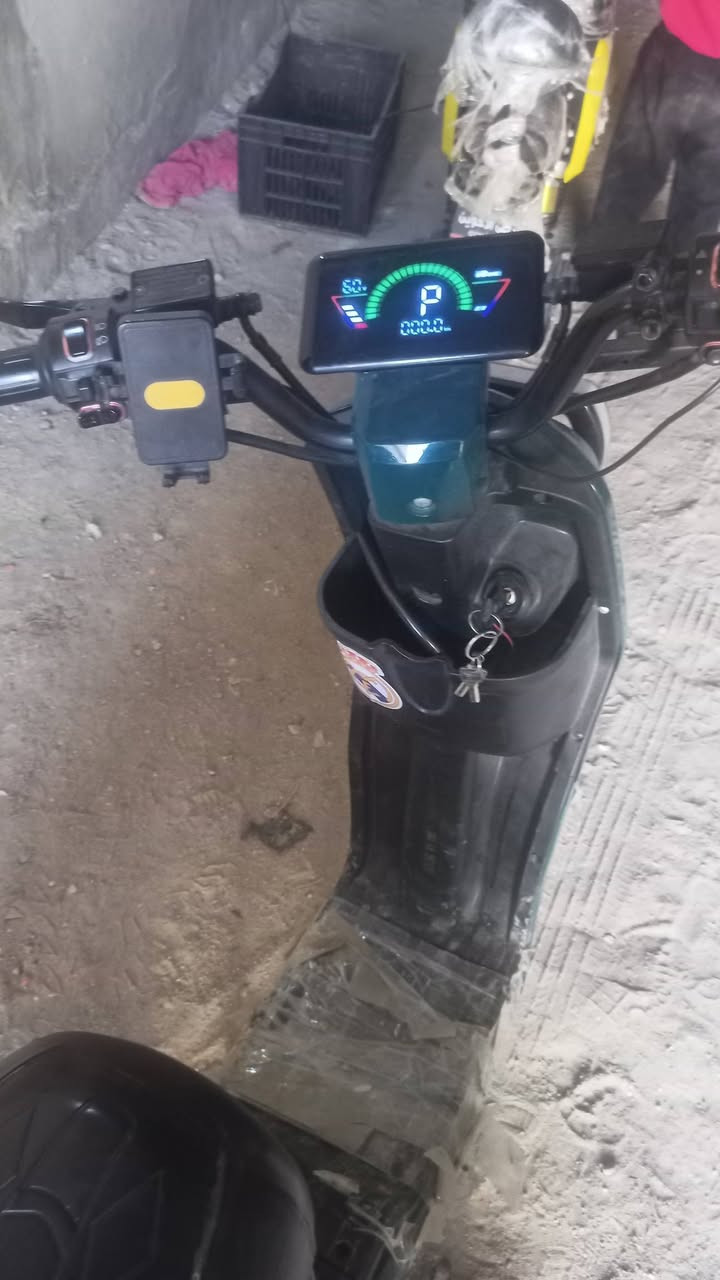 دراجع شحن البيع ار تسعه مكاني بصره كرمت علي دراجع مابيها شي سعر350رقم ***********
