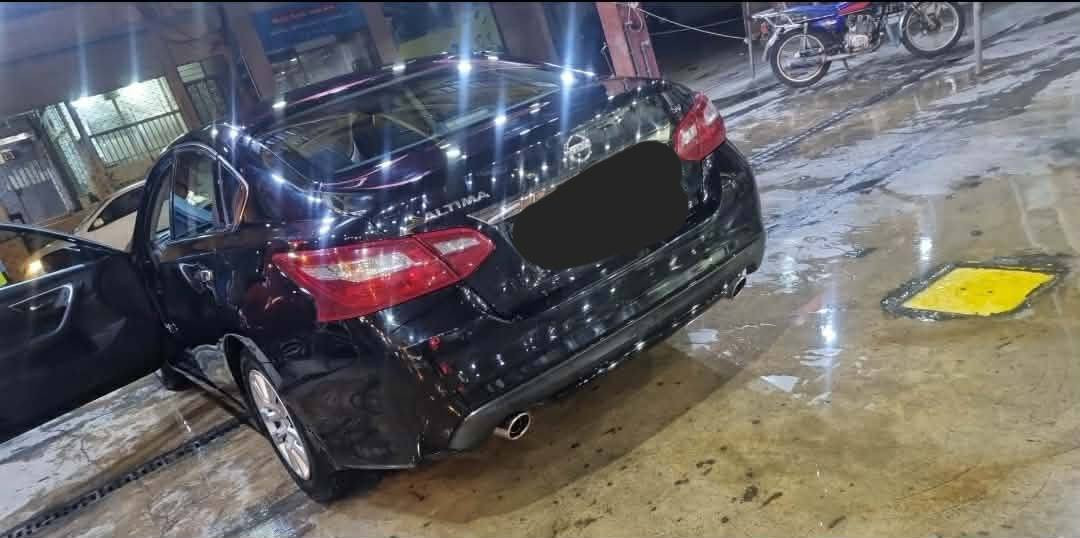 ئاڵتیما 2018 s ئەمریکی ڕەشی قەتران 55000 مایل ڕۆشتوە یەک چەمەلغی پێشەوەی سایەق بۆیاخە بێ ناوگرتن سەنەوی و تازە تایەی تازە ڕۆن و هایدرۆلیکی تازە گێڕ و مەکینە و کارەبای و هەموو گیانی بەشەرت بێ مەسرەفە سەیارەی مەعرەز نییە هی مالی خۆمانە 
نرخ 125
لە سلێمانیم 
*********** السليمانية, العراق
