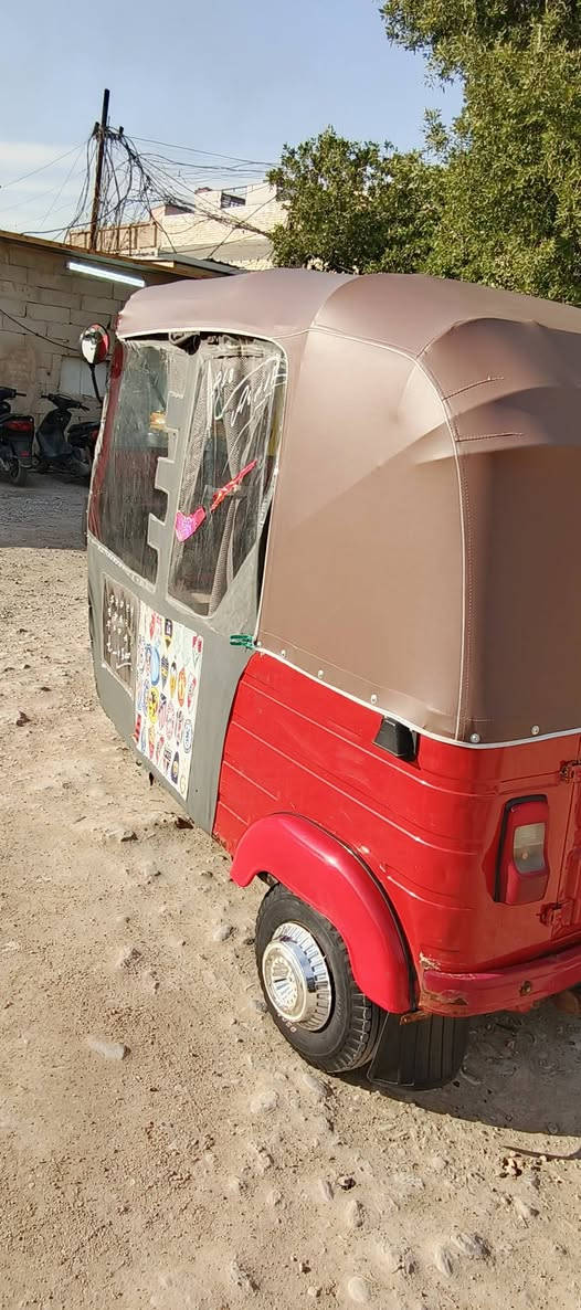 سلام عليكم تكتك للبيع نضيفه خير من الله مكينه خير من الله كبل للشارع جاهزه موديل 2019 السعر 6000 وبيه مجال قليل رقم الهاتف ***********
