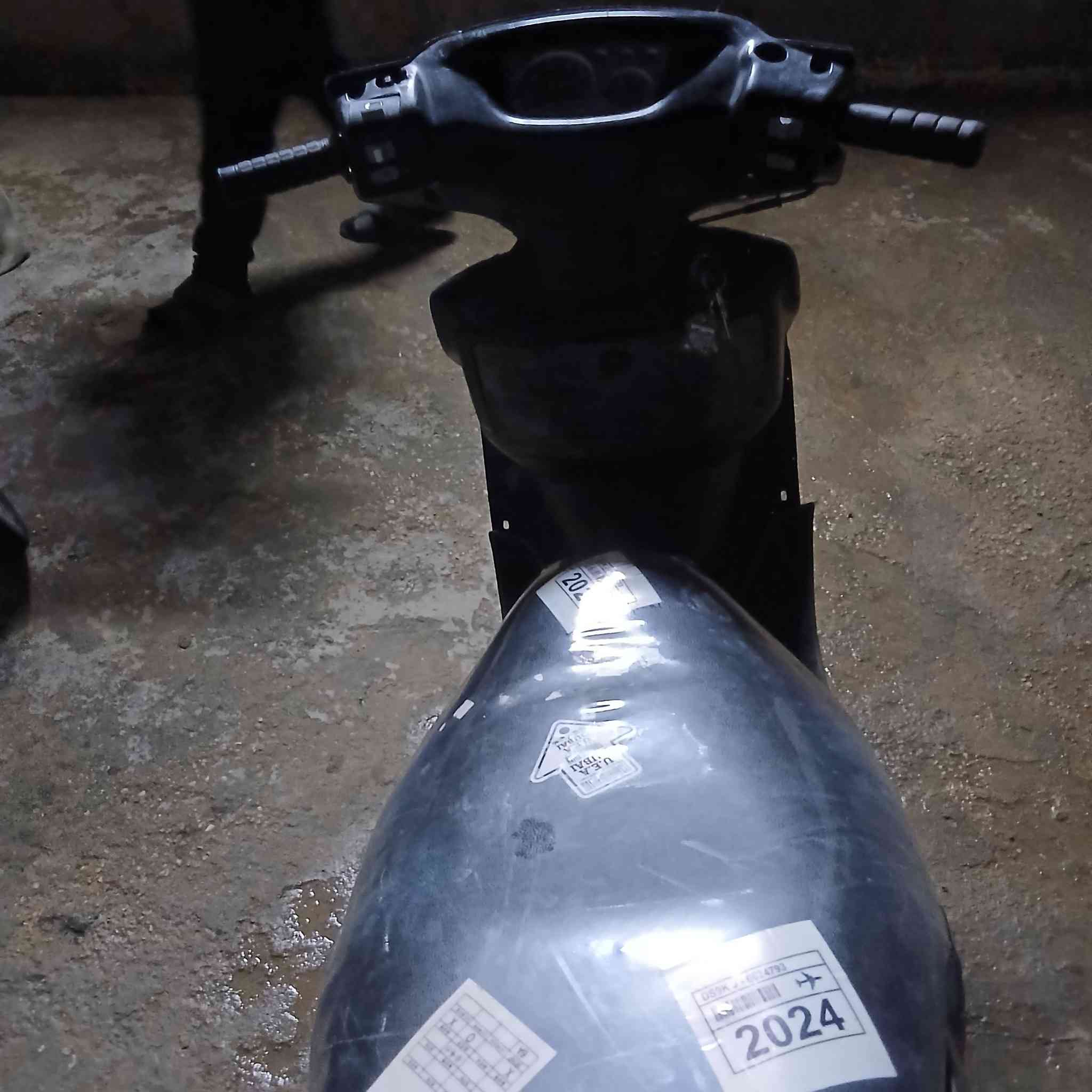 السلام عليكم دراجة للبيع فراشة حاوية مكينة فول صلي على محمد
دراجة مال جناي يشهد الله متذب عليها ربع كاملة مكملة جك نص جك صفح سلف هندر واحد والسلف بصمة قفل استيرن هورن اصلي لايت زنون عالي ناصي اشاير كاملة بك لايت جديد دبلات يشهد الله قبل يومين بدلتهن ودبل خلفي جديد وتعلاية مال دبل كابرية جديد تايرات جديد نقصها كفرات بس 
سعر خاص واني خادم


**إذا كنت صاحب هذا الإعلان وتريد حذفه لأي سبب، رجاءا أرسل رسالة إلى الدعم الفني**