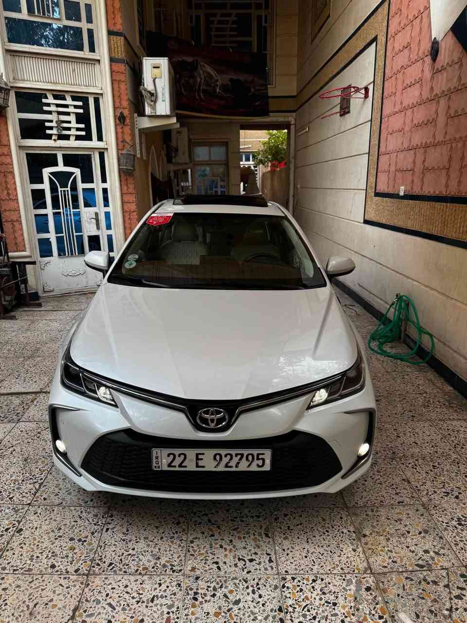 سلام عليكم للبيع كورلا ساز بانزين 
موديل 2024 ماشيه 29km
رقم اربيل بسمي تحويل ثاني يوم 
فتحه سقف
شاشه كبيره 
كيجات دجتيل 
هاند بريك كهرباء
كاربلاي 
جام اوتو 
مري كهرباء 
شاحن وايرلس 
مكانه بغداد شارع فلسطين 
السعر 185$ اوبيه مجال 
الرقم ***********
