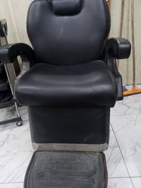 كرسي حلاقه للبيع التواصل 07515298599
