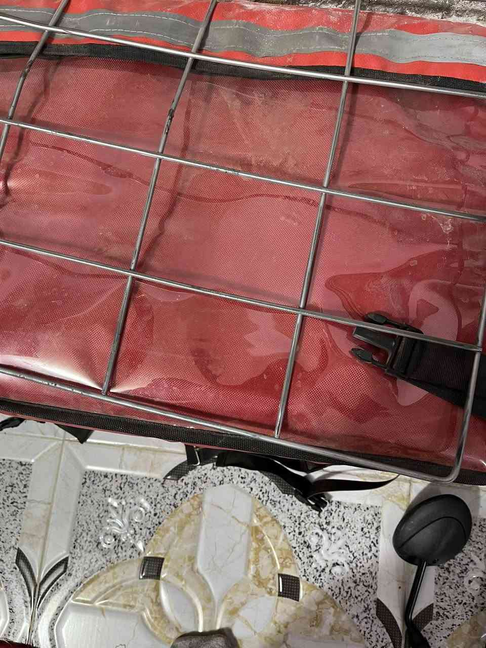 السلام عليكم غراض دلفري كامله ستاند تلفون وصندوك دلفري 
وسيبايه مال ماكس ترهم كاسحه وترهم للصندوك 
كابريتر ماكس
مرايه مال ماكس عام بلاديه
عرموطة وغراضها كامله شغالات 
كلهن ب35 
***********
