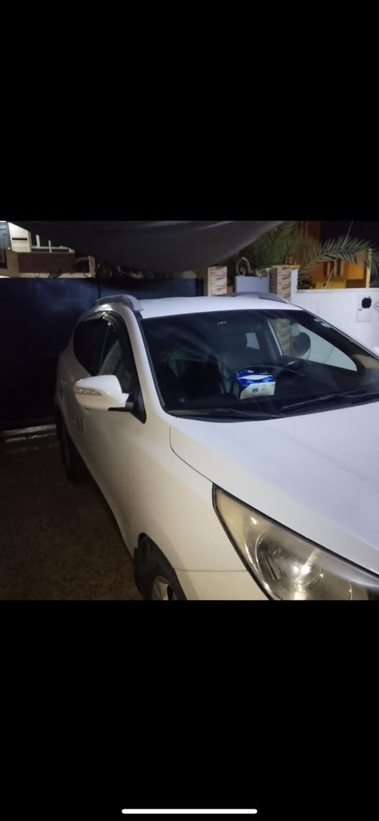 تكسون للبيع سياره جاهزه وكامله ونضيفه موديل 2012السعر 145 بيها مجال للشراي يتصل ‭0774 265 1168‬
