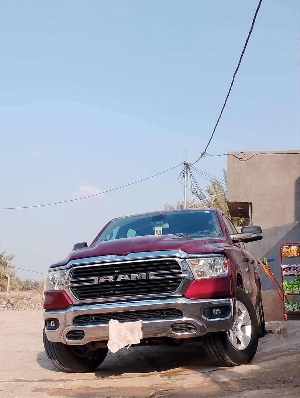 السلام عليكم
دوج رام بك هورن موديل 2023
6سلندر دفع 4×4 لون ماروني 
حادثها بنيد وشباج ودعامية رقمها  بغداد شبه مميز 
باب طويل بدي قصير (المرغوب) 
 اتصل على الرقم ( ***********)
السعر (250)وبيها مجال
