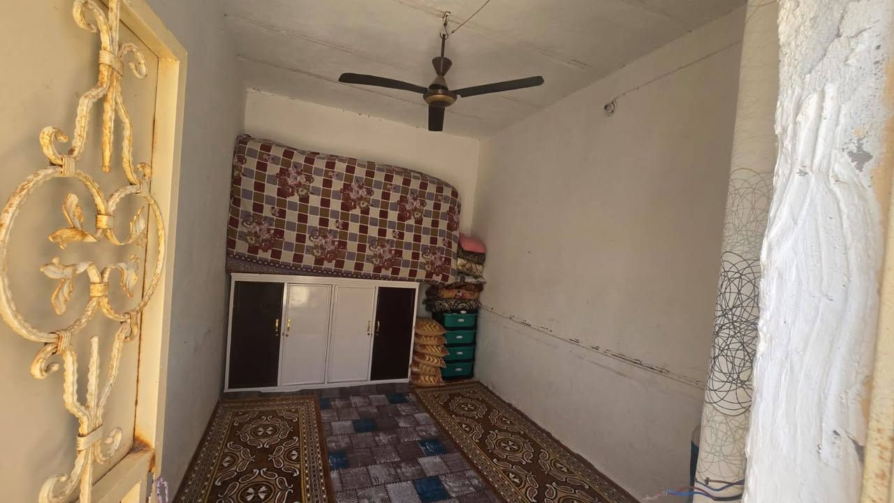 بيت للبيع ٣٦
المساحة ١٠٠ متر ... واجهه ٥ .. النزال ٢٠ 
يحتوي غرفة واحده وصالة وتهوية ومطبخ وصحيات داخلية وخارجية واستقبال وطارمه 

السعر مناسب وقابل للتفاوض 

فمن يرغب الاستفسار أو الشراء الاتصال  
 ***********
