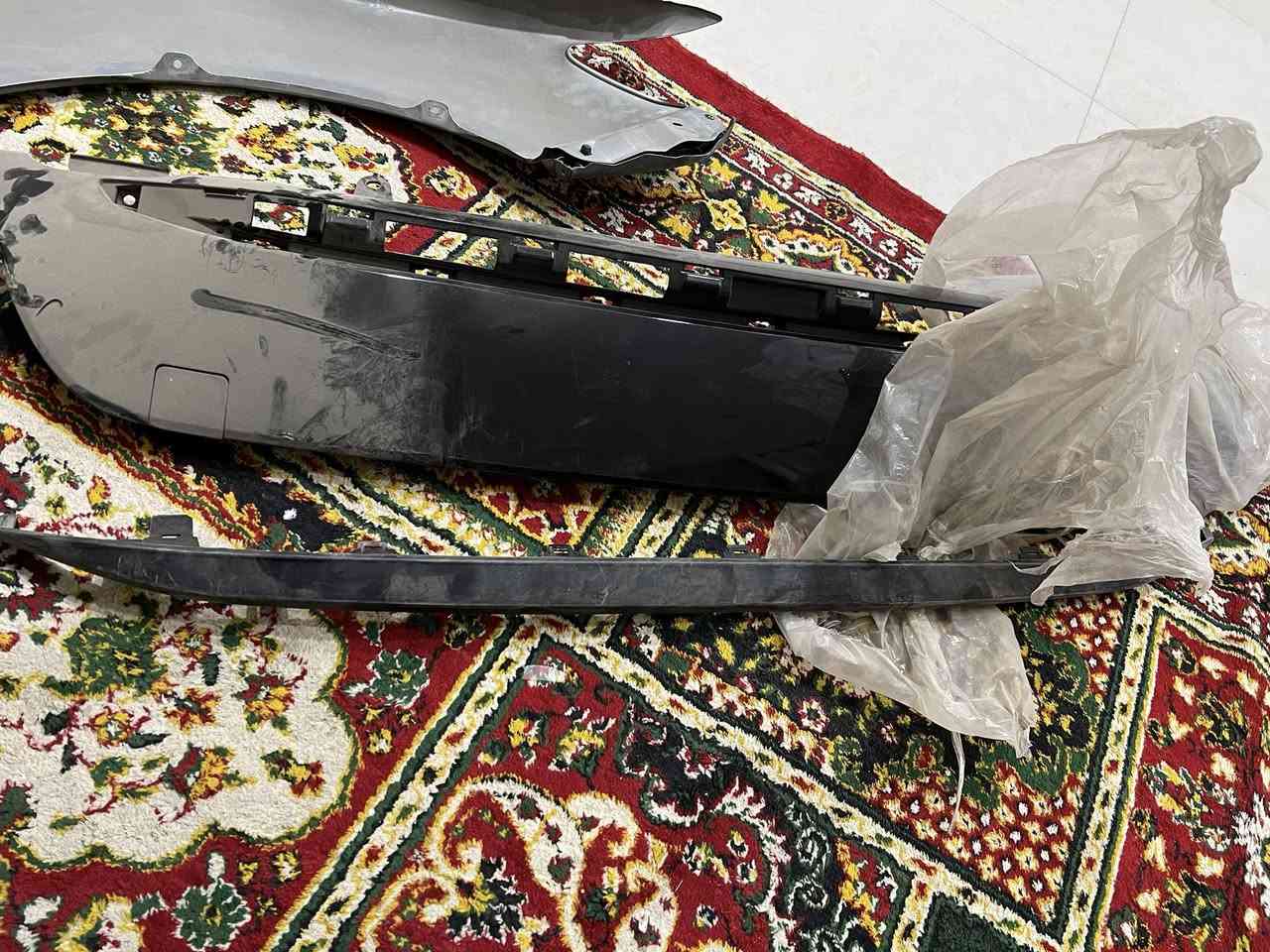 سلام عليكم جاملغ كورلا 2009  لحد موديل 2013 خليجي أمريكي يرهم نضيف لا زلغ ولا معجون ولا ضربه جهه السايق لون بحري حته الماسكه مال دعاميه اصليه ويا وشعار ال VVTI كامل جيب وشد 
ولحيه خلفيه او دفيوزر مال كورلا من موديل 2020 لحد 2026 كامل هوه ولمسطره بعده بل چيس وينشد الأي فيه يعني Le اوse او XLe او xse غراض نضيفات كلش 
عنواني بغداد سيديه 
رقمي بي وتساب *********** 
مستعجل عليهن كلش كلش عندي ضرف 
أدمن وافق
