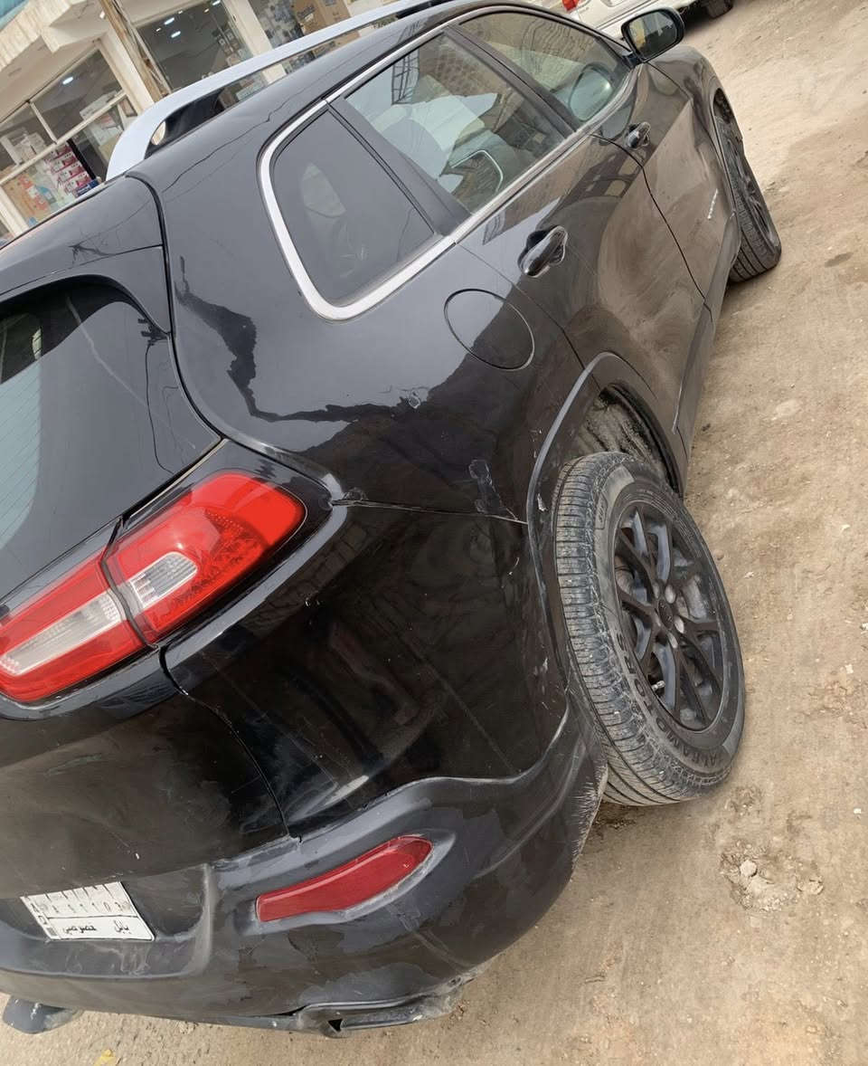 جيب
بزون 
مديل 2016
رقم بابل 
مكان سياره بابل 
صور الحادث مرفقة
للاستفسار: ***********
