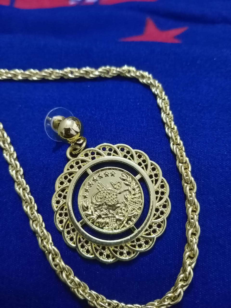 سيت قلاده وتراجي ليره تركيه طلاء ذهبي ثابت و سلسله  برم متينه جدا اللمعه تجنن سعره 15 فقط


**إذا كنت صاحب هذا الإعلان وتريد حذفه لأي سبب، رجاءا أرسل رسالة إلى الدعم الفني**