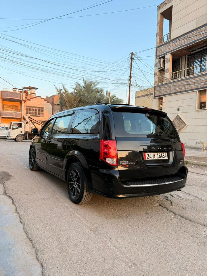 سلام عليكم 
رقم دهوك  
فول مواصفات 
موديل 2018 Gt
بيه خط علاوي اربيل 
بيه جاملغات خلفيه صبغ فقط سياره جديده كولش 
موبايل ***********
فئة السياره Gt
بسعر مناسب 
بوب الخلفيه كهربائيه 
جنطه كهربائيه 
تبريد 3 قطع 
شاشه أندرويد وكاميرا رجوع
حساسات خلفيه 
تحكم ستيرن جهتين 
كشنات جلد 7راكب 
كشنات منفصله 
كشنات كهربائيه 
شاشات خلفيه 
تشغيل عن بعد 
تخم تاير جديد 
فئه المحرك 3600  6سلندر 
فرس
ويل gt
جام كهربائي امامي خلفي 
بردات خلفيه 
وفتح وغلق الأبواب 
السبير ويل مع العده مالته
تدفئة كشن 
تدفئة ستيرن
السياره نظيفة 
📍مكان السياره بغداد
