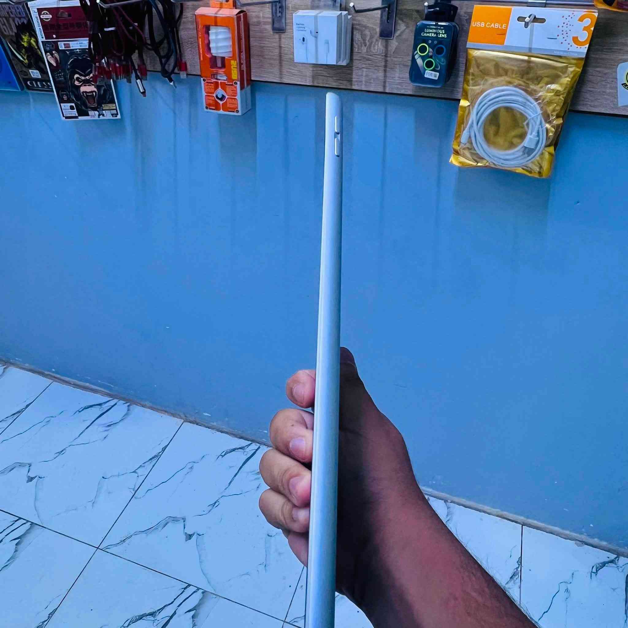 ايباد 9 للبيع
ذاكرة 64 جهاز بي ضربة بالگلاس ما مأثرة عاللمس

وبي شويه اثار بين الكلاس والبلازمة

سعر 180 وبي مجال

*********** واتساب
