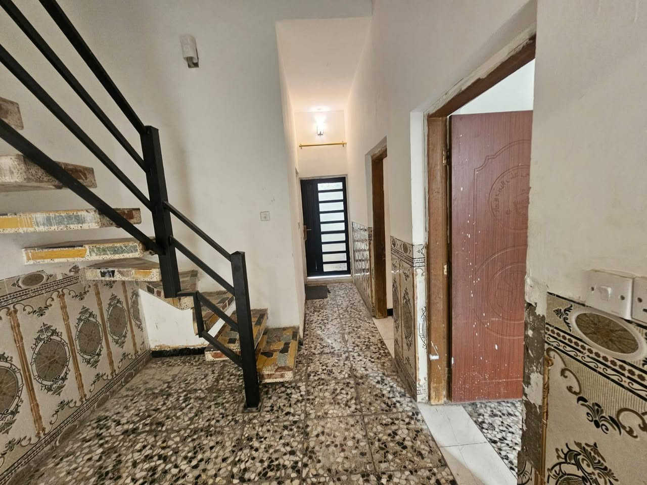 اعلان… .رقم (321)
للايجار… .لايجار 
بيت للايجار مساحه 75نظيف يقع في هياكل الفرات  قرب خدمي مطار بغداد .يتكون من 
كراج صغير 🔸مطبخ 🔸صاله 🔸1غرفة نوم 🔸صحيات 🔸منور 
للاستفسار مراسلة الصفحه اوالاتصال على الرقم يتوفر وتساب. 
{{{{***********}}}}}
{{{مكتب الديار للوساطه العقاريه وتعقيب المعاملات وتسهيلها. }}}
((((بأدارة سيد عمار ))))
