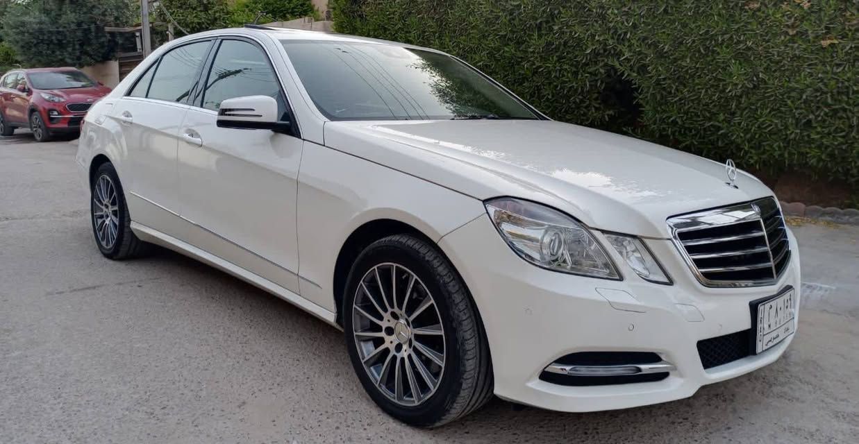 مارسيدس E350 موديل 2013 لونه صدفي
وارد امريكيه بيه صبغ جاملغ خلفي 
وقبغ صندوك صور الحادث مرفقه داخل 
السياره لونه بيجي سياره فتحه 
وبرده خلفيه كشنات هيتر 
رقم السياره بغداد انكليزي 

سياره جاهزه من كل النواحي جديده 
ونظيفه جدا جدا

رقم صاحب السيارة 
***********
