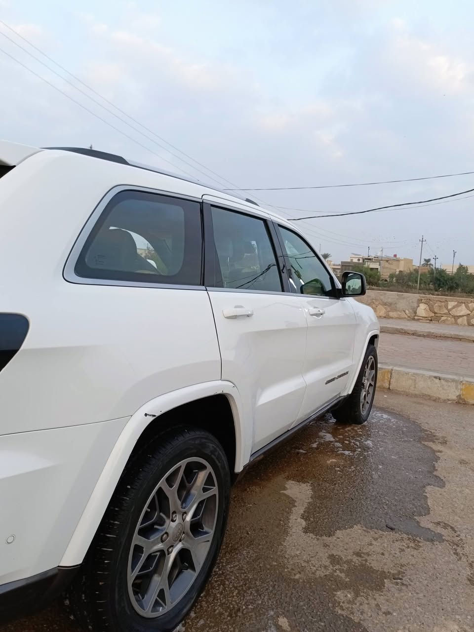 سلام عليكم جيب لاريدو2018 فول موصفات رادرات اماميه خلفيه  حساسات اماميه خلفيه 4×4 محرك 8سلندر هيمي تحكمات كشنات  تدفئه تبريد  كشنات اماميه خلفيه 3شاشات مكان ميسان عماره  او مراوس سورنتو 2020  ؟ *********** استفسار واتساب
