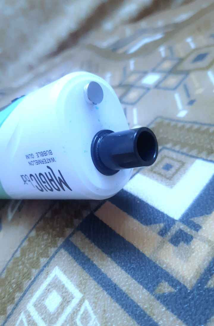 نركيله إلكترونية بنكهة العلكه كلما تخلص تتعبه نكهة اخرى 
ـ قابله للشحن 
ـ صناعه الماني اصليه 
ـ مامستخدمه هواي
ـ وياها شاحنه مالتها بغداد, العراق


**إذا كنت صاحب هذا الإعلان وتريد حذفه لأي سبب، رجاءا أرسل رسالة إلى الدعم الفني**