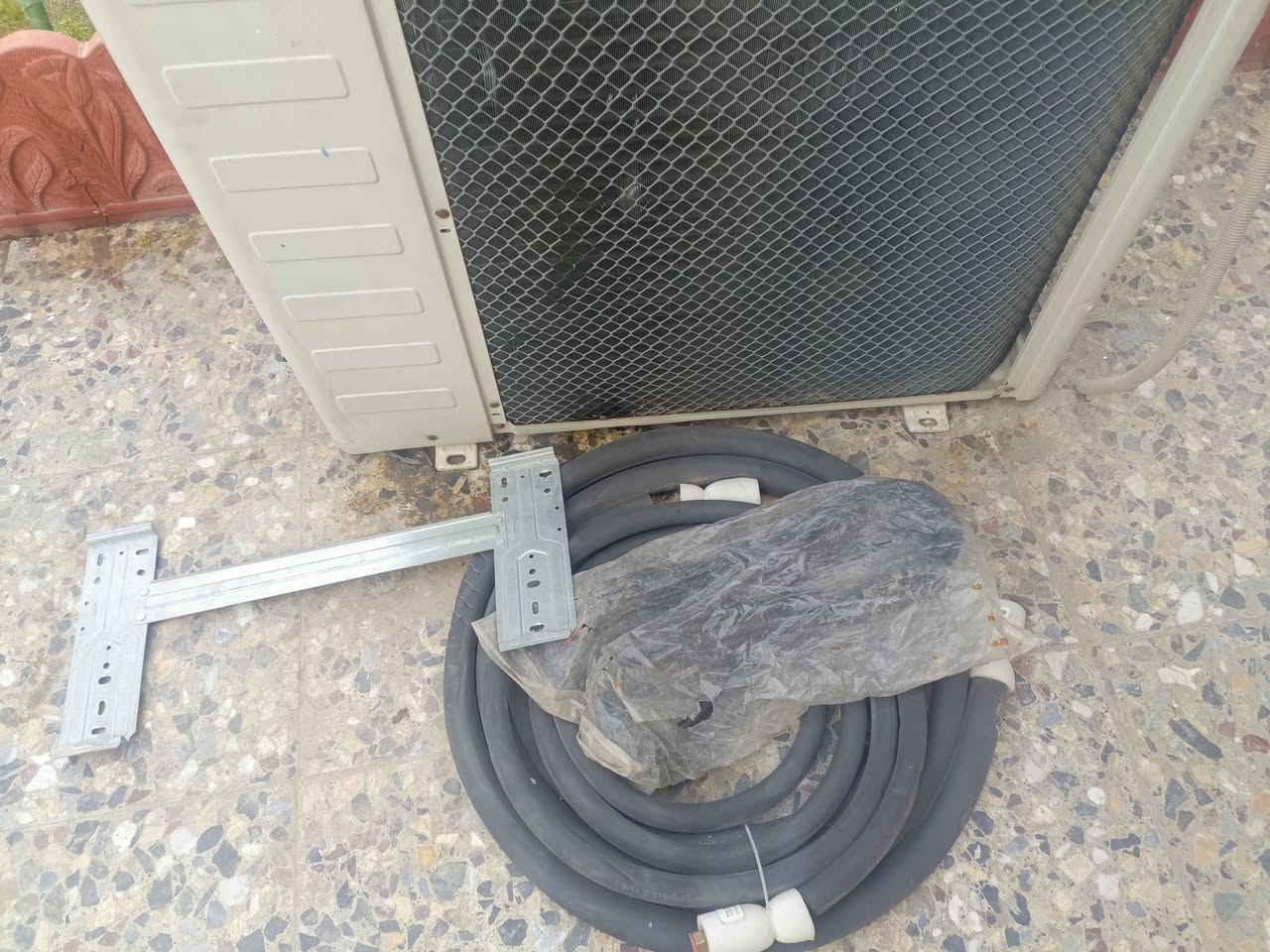سبلت كارير شرط الشغل ما مصلح مع بواري و وايرات جديدة كله كامل الغاز مجموع بيه طن ونص
السعر 350 الف
العنوان كربلاء نهاية حي العامل قرب مول البغدادي 
للاتصال 
***********
