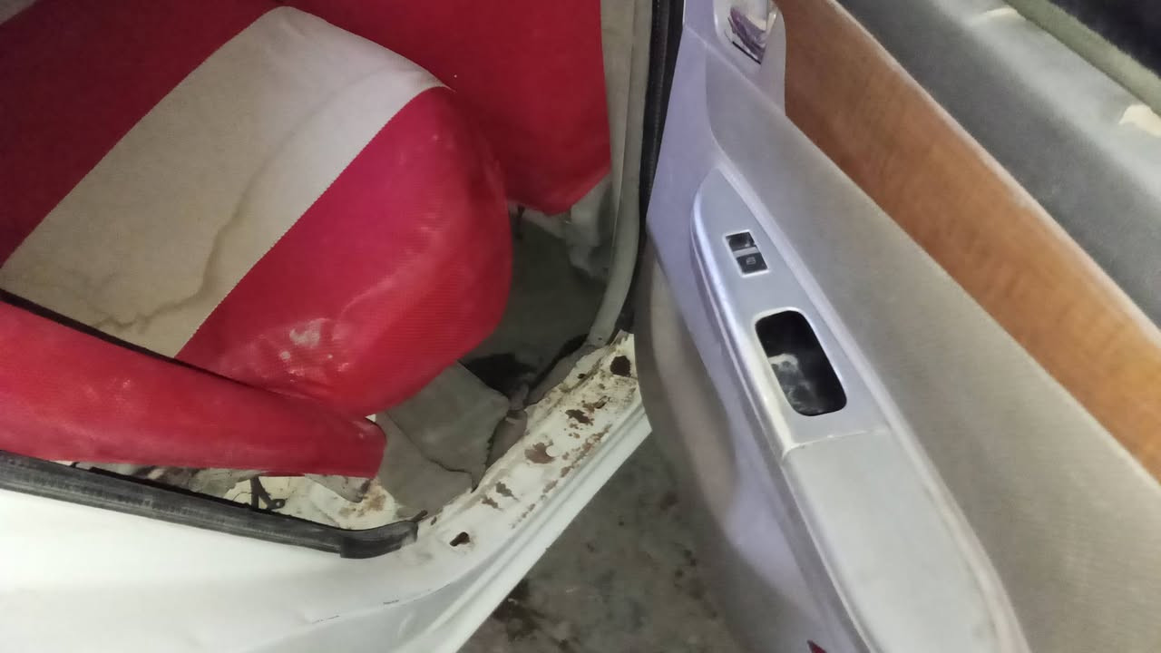 ليفان 620 
قادسية 
بأسمي 
رقم دولي 2030
محرك وگير خير من الله 
متچايه ومعمره 
كهربائيات خير من الله 
حدادية جديدة 
تخم اطار 
الصبغ جارد واكو خياسات بالچوملغ الأمامي 
مكاني ديوانية 
التواصل على الرقم واتساب 
***********
بيع ب 27 
مراوس بكوري أو بيكب أو كيا حمل
