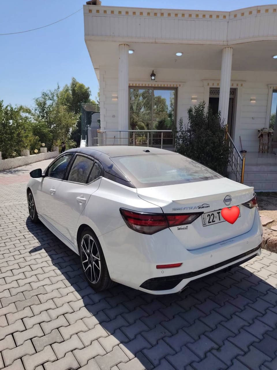 للبيع | نيسان سنترا 2024 SR

- اللون: أبيض صدفي مع سقف أسود 🤍🖤
- الفئة: SR
- محرك 2.0 
- ويل رياضي حجم 18
- شاشة مع دعم Apple CarPlay و Android Auto
- كاميرا خلفية
- تشغيل بصمة و تشغيل عن بعد
- مثبت سرعة
- حساسات أمان ومساعدات قيادة أساسية
وبيها بعد هواي مواصفات

- السيارة ماشية 35 ألف كيلو
- السيارة نظيفة جدًا وجاهزة للاستخدام
صورة الحادث ورقم الشاصي وورقة الفحص كلها مرفقة بالصور وحادثها خفيف جدا 
ملاحظة/ السيارة بيها رصعات خفيفة مذكورة بالورقة مال فحص وبيها رصعة هم بالباب الخلفي عكس السائق خفيفة 

السعر المطلوب ( 168 ورقة ) 
عنوان السيارة كركوك 
للاستفسار يرجى التواصل على الخاص.
 او على الرقم *********** بي واتساب
