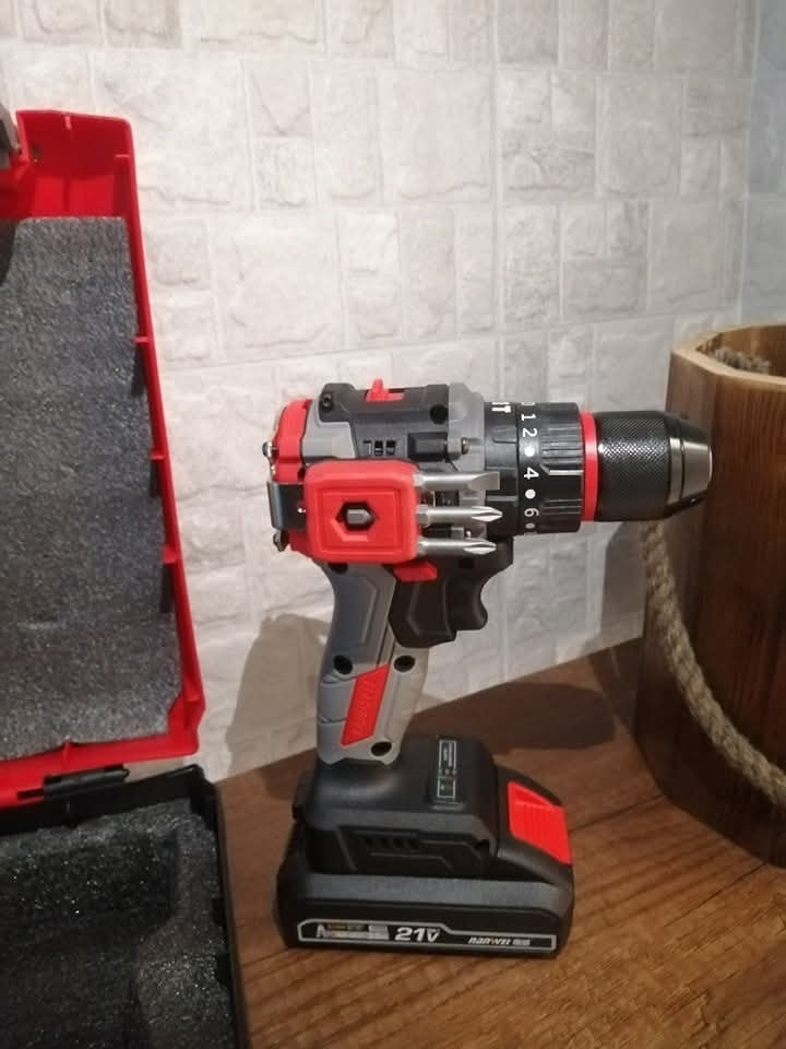 دريل شحن من ماركت نانوي بطارية ٢١ فولت فتح وشد وهمر و طوبة ١٠ ملم حديد برشلز راقي جدا ورهيب تجي ويا سيت لبة وسيت براين لحجز والاستفسار راسل الصفحة أو الرقم
سعر : 55 الف 
 *********** على واتس اب
