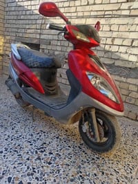 سيم • بيها أوراق • يدخن