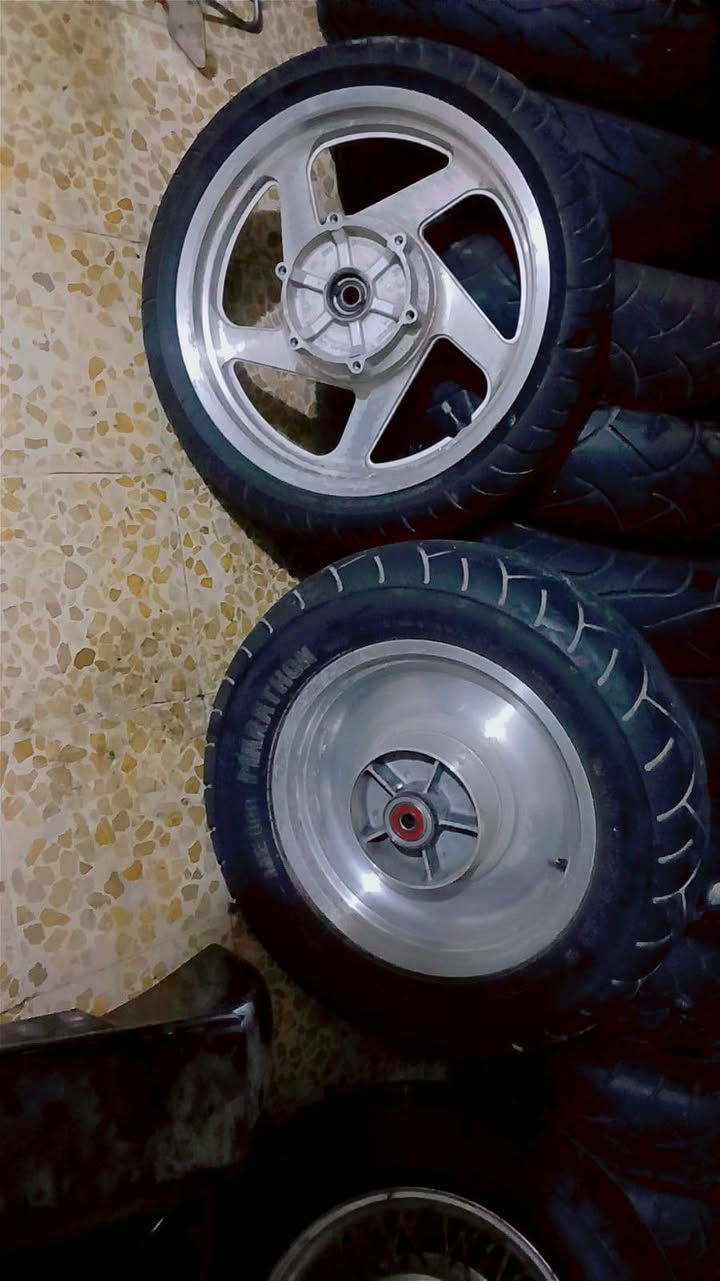 وجبه تايرات حجم 15 وحجم 16
ويل كب ستد شادو 
توصيل موجود 
***********
