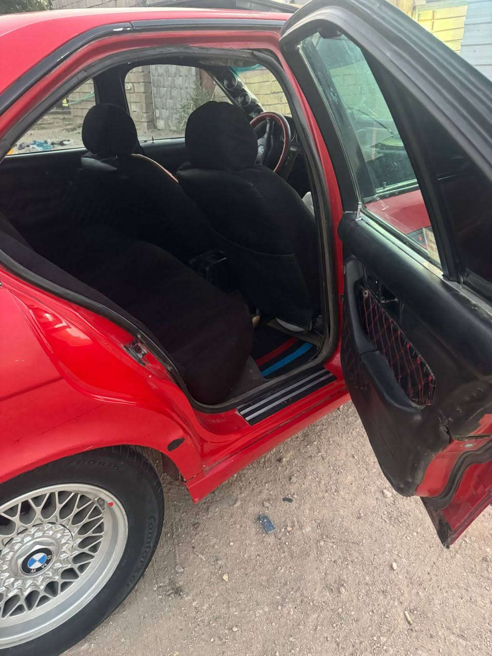 سلام عليكم
بي ام 525 أصل وفصل 
بليته وسنويه 

موديل 1991 

بجم عريض 

باسمي مشروع وطني 

رقم بغداد 

سياره صالي شهر من مسويلها هزه 

مكينه مسكر 525 تك فانوص 

مكينه وكير خير من الله 
حداده قبل يومين نفظتهة 
تايرات نضاف 

تبريد خير من الله 
نضام ABS
سلايت 
سنتر لوك 

شباك ،بجم m

دعاميه المامي m

دعاميه لخلفي كت m

سبايدر m

دركه m

دوسات m

منضومه زنون 

جام كهرباي 

صالنصه رياضي 

سعر 53  وبيها مجال 

عنوان بصره ***********
