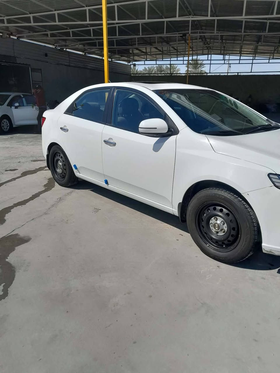 (السلام عليكم )
سيراتو للبيع
 موديل 13 خليجيه فول مواصفات 
 عده البصمه مكفوله كفاله عامه
 رقم شمالي
 السعر 117وبيهه مجال
 المكان بابل الاسكندريه 
للاستفسار الاتصال علا الرقم
‏‪***********‬‏
