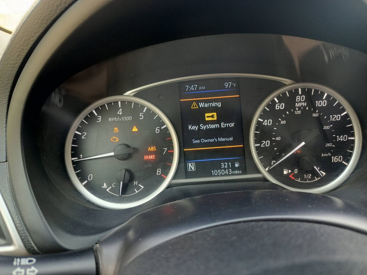 السلام عليكم اخوان عندي سياره نيسان سنتره موديل 2019 كير ومحرك شرط كاربو بانزين بيها شرط الوكالة والتحويل سياره جاهزة ما تصرف عليها ربع السعر 115وبيها مجال بصيط التواصل مع رقم مبايل ***********خاص ما جاوب اتصل على الرقم الموجود وتدلل
