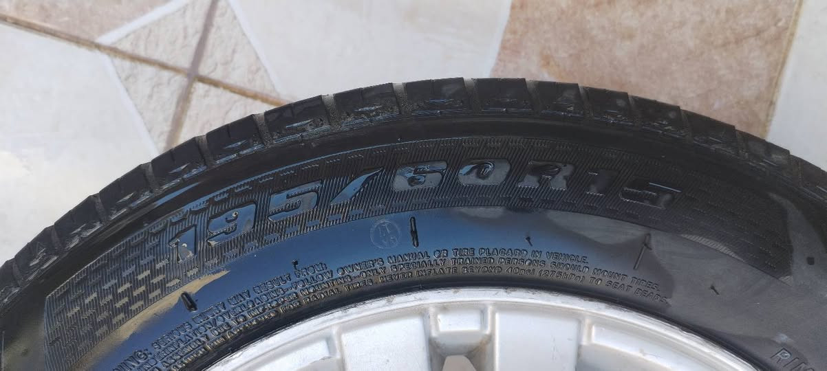 السلام عليكم
ويل كب حجم 15 تك واحد فقط  كامل تاير وبلنص 
يرهم ريو اكسنت 
السعر 30 متوفر توصيل


**إذا كنت صاحب هذا الإعلان وتريد حذفه لأي سبب، رجاءا أرسل رسالة إلى الدعم الفني**