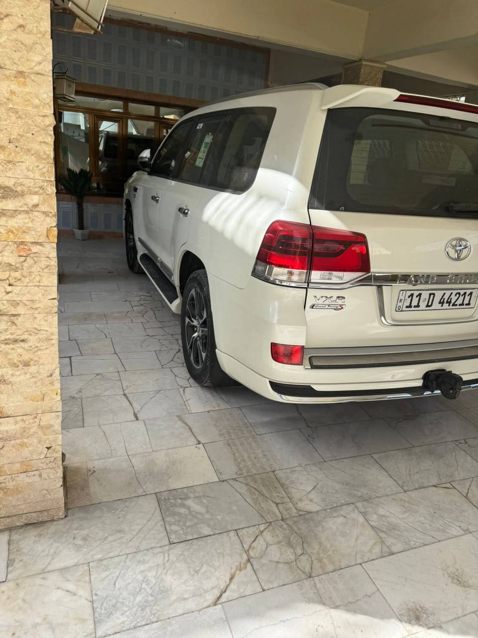 سلام عليكم لاندكروزر موديل 20سياره فول مواصفات 5700 تحويل ثاني يوم بيه بس جاملغ الخلفي بي صبغ والباقي كفاله سياره بسمي مكاني ناصرية مركز اليرده بلخدمه ***********
