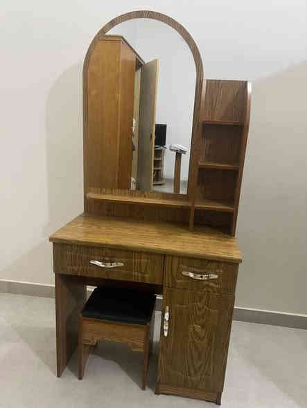 باب -ميز للبيع للاستفسار ***********
