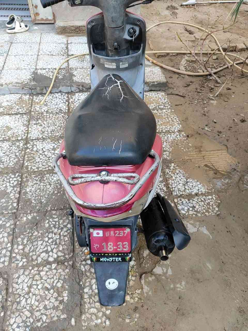 دراجه للبيع كامله من كلشي سلف هندر مفتوح ولفات فقط دراجه خرسه كهربأيات كامله عليه وياله مختمات رياضي ودبلات امامي رياضي سعره 550 وبيه مجال حك جيه رقم  ***********
