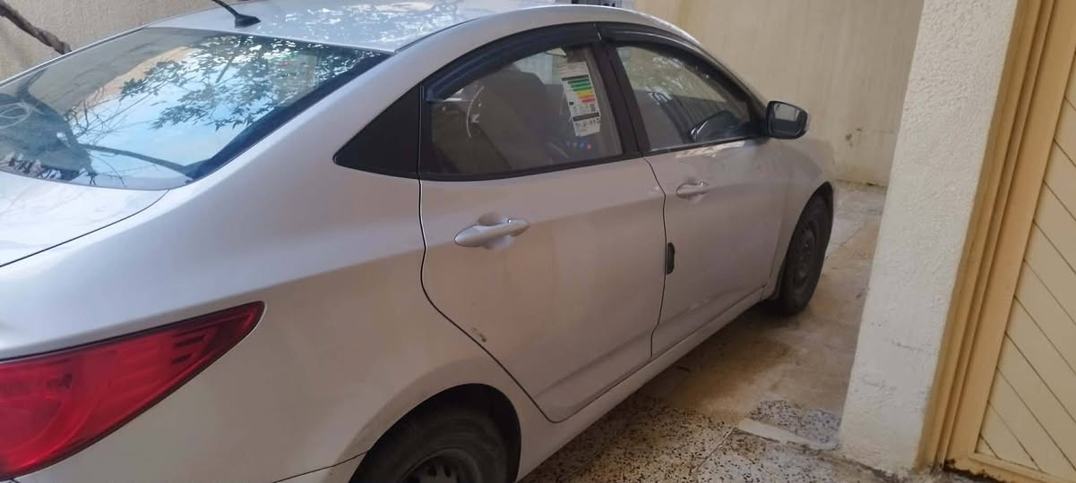 اكسنت خليجي 2016 ثلاث قطع صبغ بدون ضرر محرك 1600دوش كير توماتيك تبريد كلو شرط سنويه باسمي تنفذ 2030 السعر100
لااستفسار 
***********
