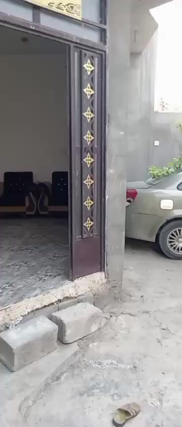 دار للبيع مساحة ٢٥٠ متر بي غرفتين وصاله استقبال ومطبخ وصحيات بنات حديث للتواصل واتساب فقط *********** في القصيرين
