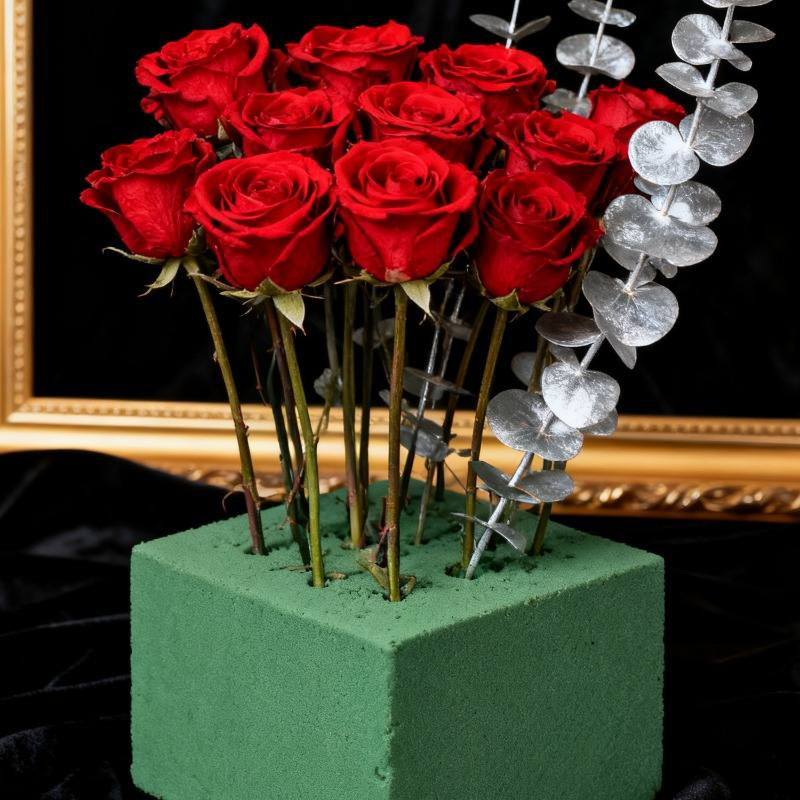 قواعد اسفنجية جافة رطبة  لتثبيت الزهور 
يمكن وضعها في الماء  او على التربة ويمكن تقليمها لتتناسب مع قاع الوعاء حسب الرغبة


**إذا كنت صاحب هذا الإعلان وتريد حذفه لأي سبب، رجاءا أرسل رسالة إلى الدعم الفني**