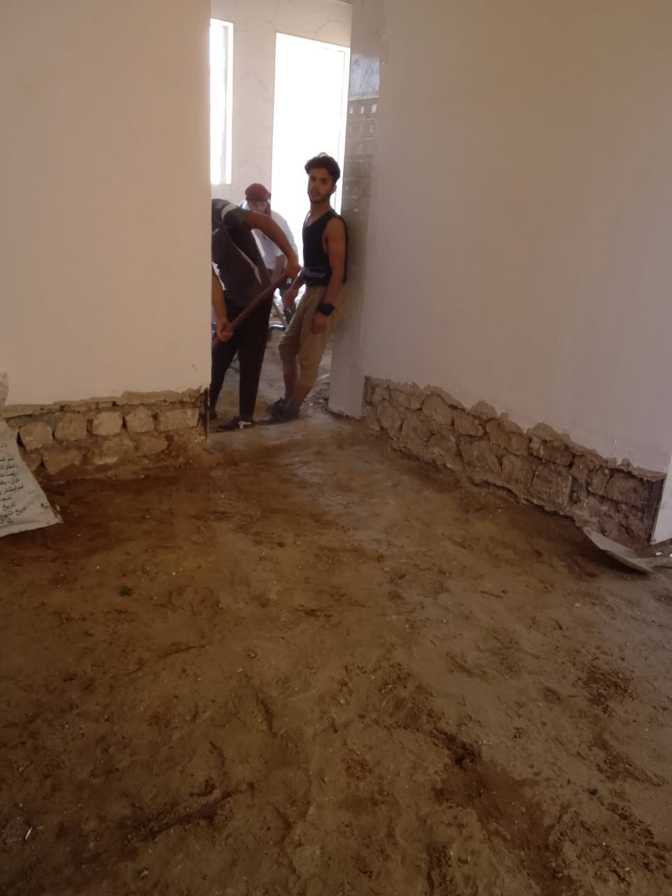 سلام عليكم  / يوجد كادر عمل جاهز/ تصعيد مواد/ تنضيف بيوت/ تفليش/ تكشيط/ تنضيف حدائق/ دفن نهري  / شقلنه ليل ونهار   /ومعداتنه جاهز/ ماعليك بس تصال على رقم  /     *********** /
