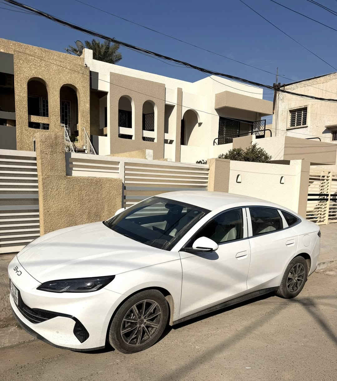 بي واي دي سيل ٦ ماشية الف جديده اخت زيرو
موديل ٢٥ نص فول ٥ كامرات داخل ابيض مرفم بغداد 

مكفولة سياره كفاله عامة 

مكاني بغداد

رقم ***********
