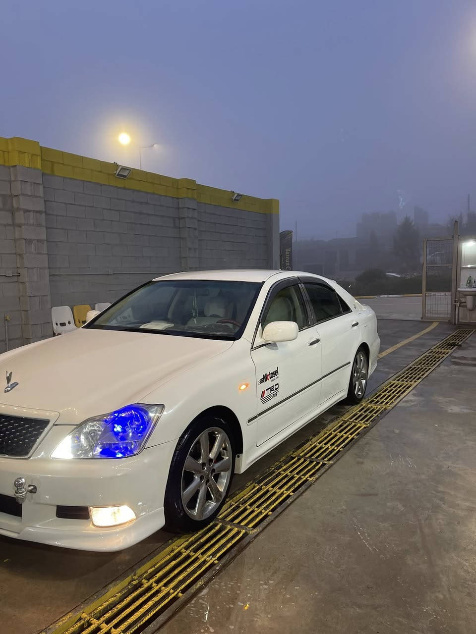 بەناوی خوای گەورە 
شاهینە بڕاوە ڕۆیال کامل سپۆرت 2006
گیرگەورەی مەکینە گەورە دودوگمە
شاشە کامیرو فۆرمیکا سور 
ویل دینگەی ستیل دەعآمی 184 لەسەرە
کامل جایزە تەبرید ساردوگەرم
بریک باتری تازەیە جام هەلگیراوە
102کم رۆشتوە مالی دۆستە
سەقفو حیزامی جوانە بیجالو شوختە
سەقفی زۆر جوانە بیدەعموو لیدراوە
سەیارەی مالی خۆمە مەسروفی نیە
پیشی تەقەو رەقەیەکی کەمی تیایە
حسابی ٥٠ هەزاریکە بۆخۆتوو تەواو
ناوسنوقیشی کاملە
ناوکریمیە سعری فرۆشتنی قفل مەعامەلی تیانە
49$ گەلا ناونیشان هەلەبجەی شەهید
***********
