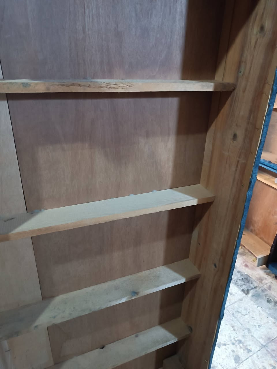 ديوان للبيع 👍🏻
9 امتار  12 مقاعد ✨
خشب عراقي مستعمل ثقيل 🔨
اقماش رصاصي  جديد غير مستعمل 
اسفنج جديد
فصال حديث ❤️‍🔥
السعر 325
الاستفسار اتصال فقط على 
***********
*********** 
لدينا كافة انواع الفصالات حسب الطلب  بسعر مناسب
عنواني موصل جانب الايمن
