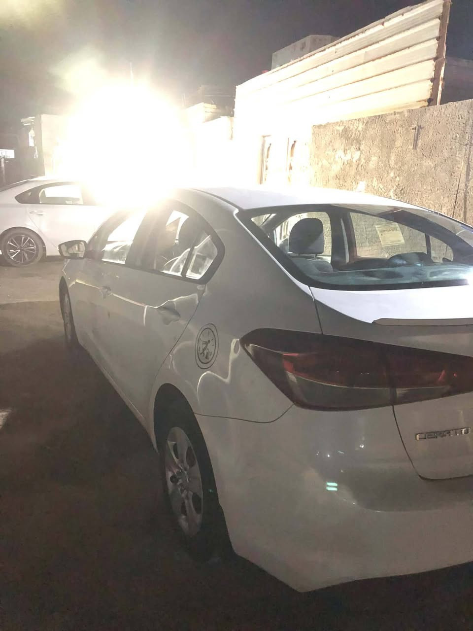 السلام عليكم سيراتو لل بيع موديل 2017 سياره جهازه ع آخر من تخم تاير حداديه سنويه لل2029 رقم مثني سياره مكفولة كفاله عامه حته من شخط سياره انضف من صور السعر 145وبيهه مجال مكان السياره السماوه مكلف بنشر رقم صاحب سياره ‏‪***********‬‏
