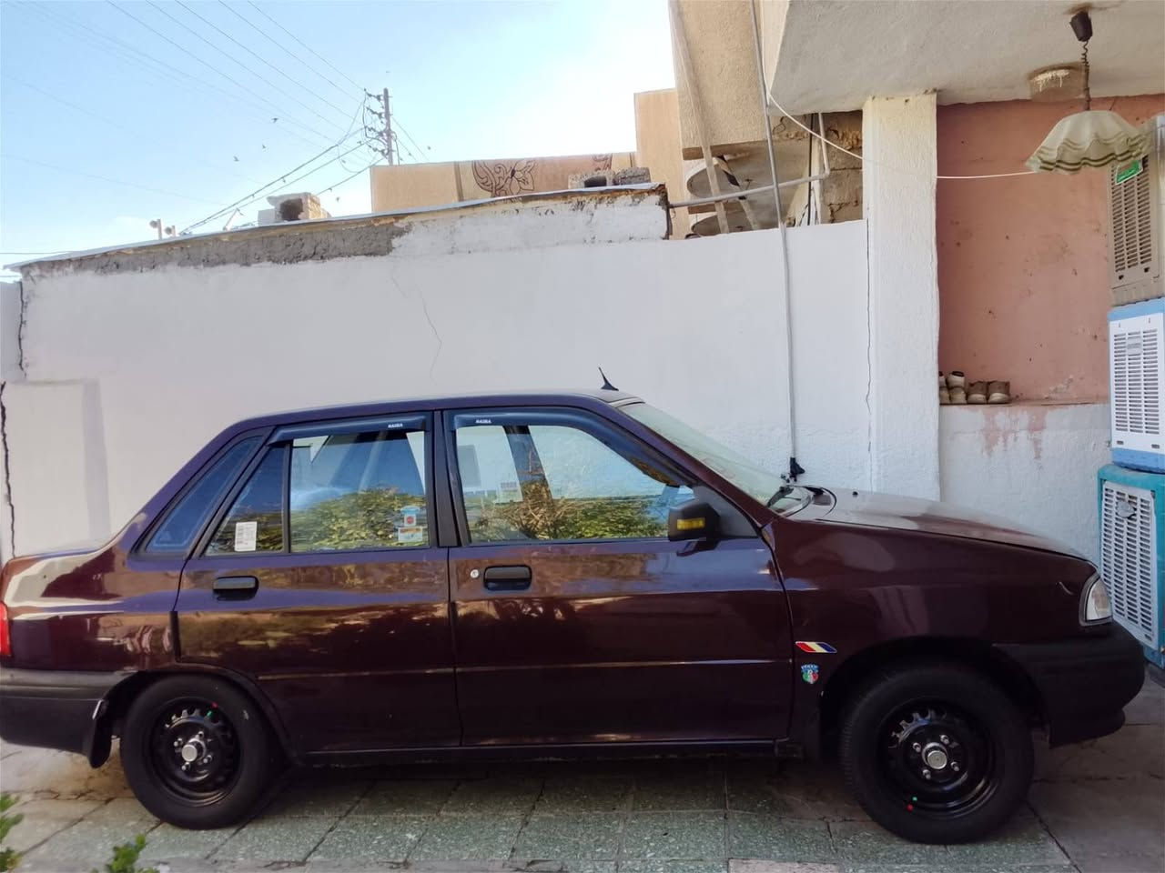 كيا برايد موديل ٩٣ مصبوغة حزام بدون حادث كير مكينة صدر كهربائيات كلها مكفولة فقط تبريد غير شغال نقص راديتر سيارة كلش حلوة سنوية جديدة رقم جديد مكانها بغداد كويريش السعر ٣٠ ورقة وبيها مجال بسيط  تواصل
***********
