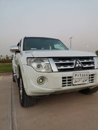 باجيرو ٢٠١٣ • محرك ٣٥٠٠ • بدون دواخل