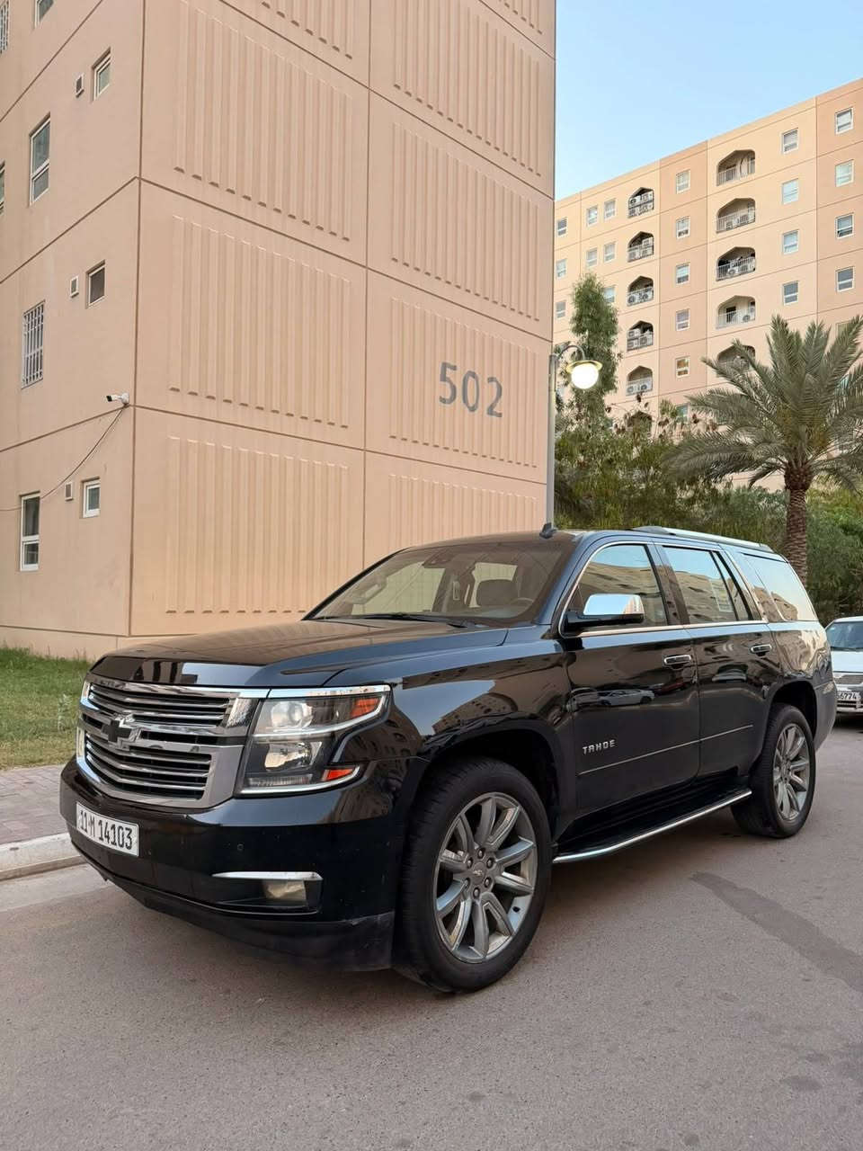 السلام عليكم
تــاهــو مـــوديــل 2015 
LTZ   فئه  
فووول مواصفات 
ماشيه 80 M شرط الفحص  
سماعات BOSE
سلايد 
كشنات تدفئه + تبريد 
كشنات كهرباء خلفي امامي داتاشو 
7 راكب 
شاشه ديجيتال 
صندوق كهرباء 
بصمه 
داخل جملي vip
كشنات هزاز 
كامره خلفيه دواره 
شحن لاسلكي 
رادار من جميع الاتجاهات 
حساس امامي خلفي معه تحذير 
نضام تحذير اصطدام 
نضام تحذير عند خروج المسار 
كراسي خزن ميموري 
جميع الابواب بصمه 
ويل 22 اصلي بريمير 
اشاير بلمري + رادار تحذير 
وبعد بيها هواي مواصفات مال فول 
باتري مع منضومه بانزين مع ادامه كامله بلشركه حته دسكات امامي خلفي جديد وكاله شرط 
تخم تاير جديد 
السياره حيل جديده 
( ملاحظه )
صور الحادث مرفقه بلمنشور 
جدآ بسيط. جاملغ خلفي صبغ وقبق جنطه تبديل اصلي 
(هزه وفحص مروري + ارقام وسنويه جديده قبل سبوع سويتهم )
السياره صار سنين عندي استخدام شخصي 
السعر  285 
مكان السياره بغداد (بسمايه او الزعفرانيه )
***********
