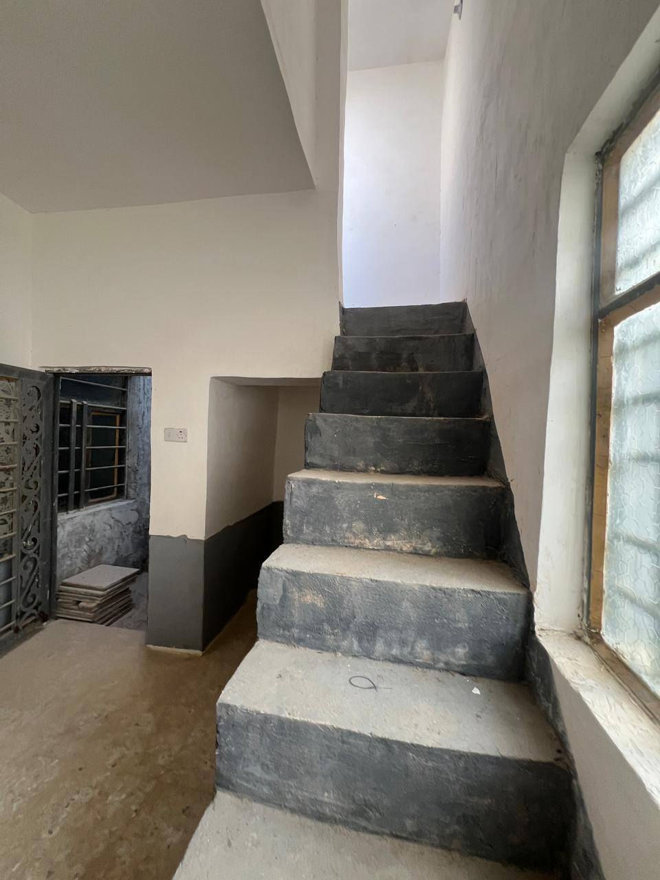 السلام عليكم بيت في علوة الفحل المساحه 55 متر بناء غرفه صاله مطبخ حمام مكشوفه البيت قرار 25 يعني مشمول بلتطويب البيت جاهز و ممسكون البيت منطقته حلوه كذالك السعر 15 قفل و مستعجل على بيعته رقم تلفوني ***********
