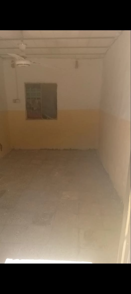 تنزيلات ب 15 مليون و بي مجال بصيط
السلام عليكم بيت للبيع 50 متر يحتوي على غرفة صغيرة و مطبخ و استقبال و حمام قرب شارع كربلاء مطعم ثابت للاستفسار ***********
