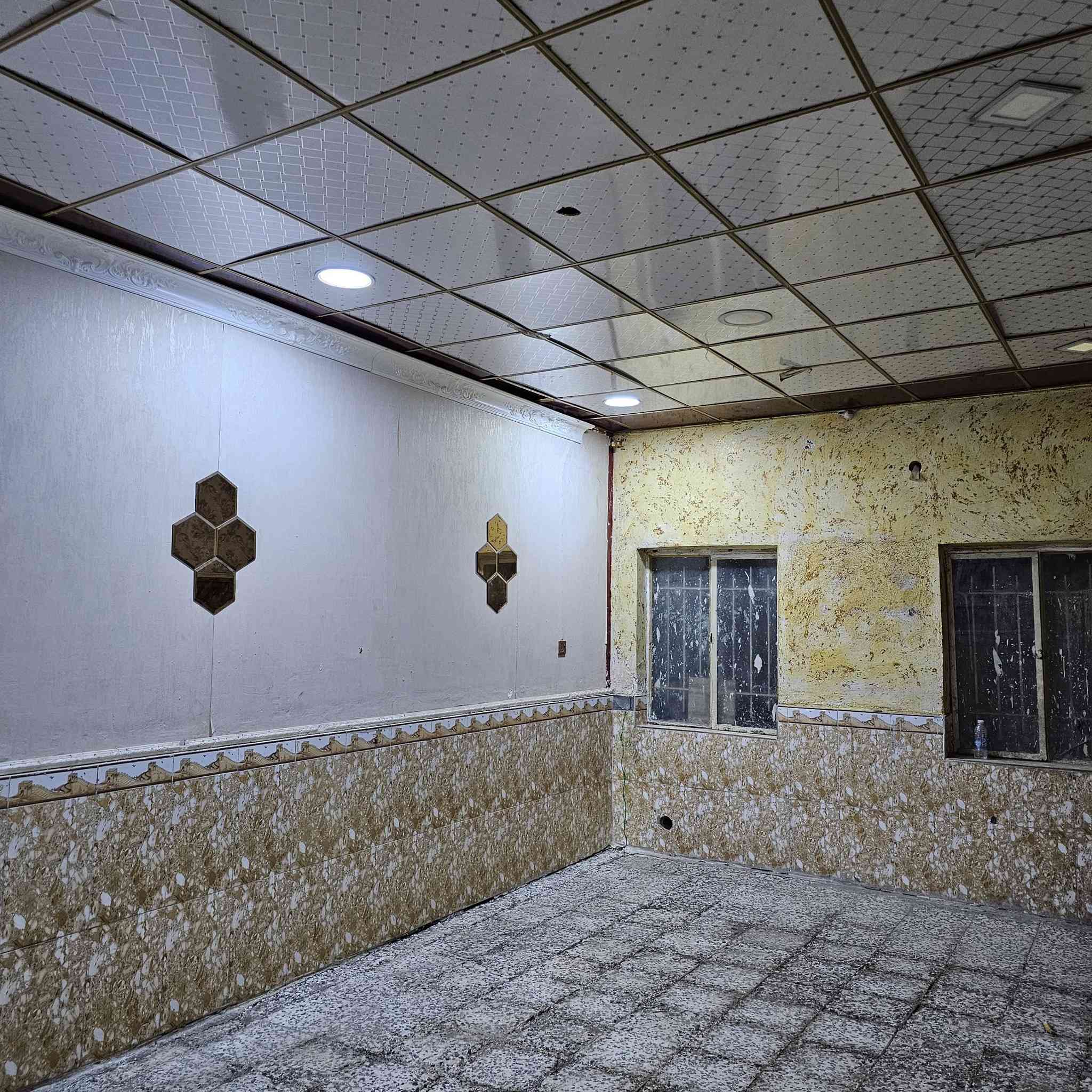 مسلك للبيع مساحته 175 متر غرفتين جوة وغرفة فوك الموقع الماجدية شارع الجامع مقابل مطعم كباب السيد
للأستفسار الاتصال على الرقم *********** واتساب
