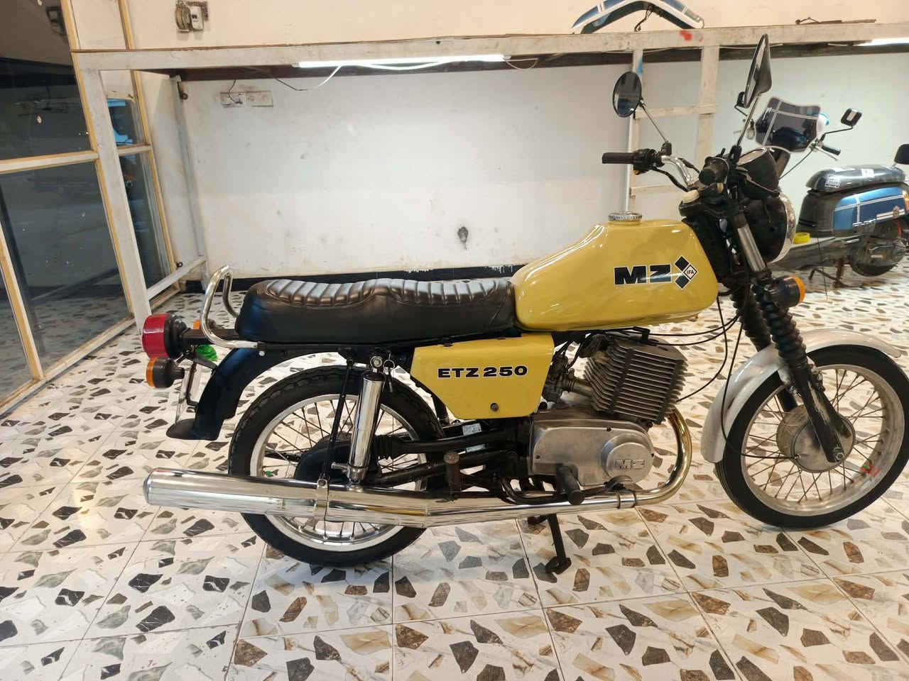 سلام عليكم امزت 82 للبيع بدون كصه 3عل فتح لحيم فقط بل خشم ماطور معمر جديد ومسكم على اخر حبايه كل نقص مابيه مكاني واسط الزبيديه الاسفسار ***********
