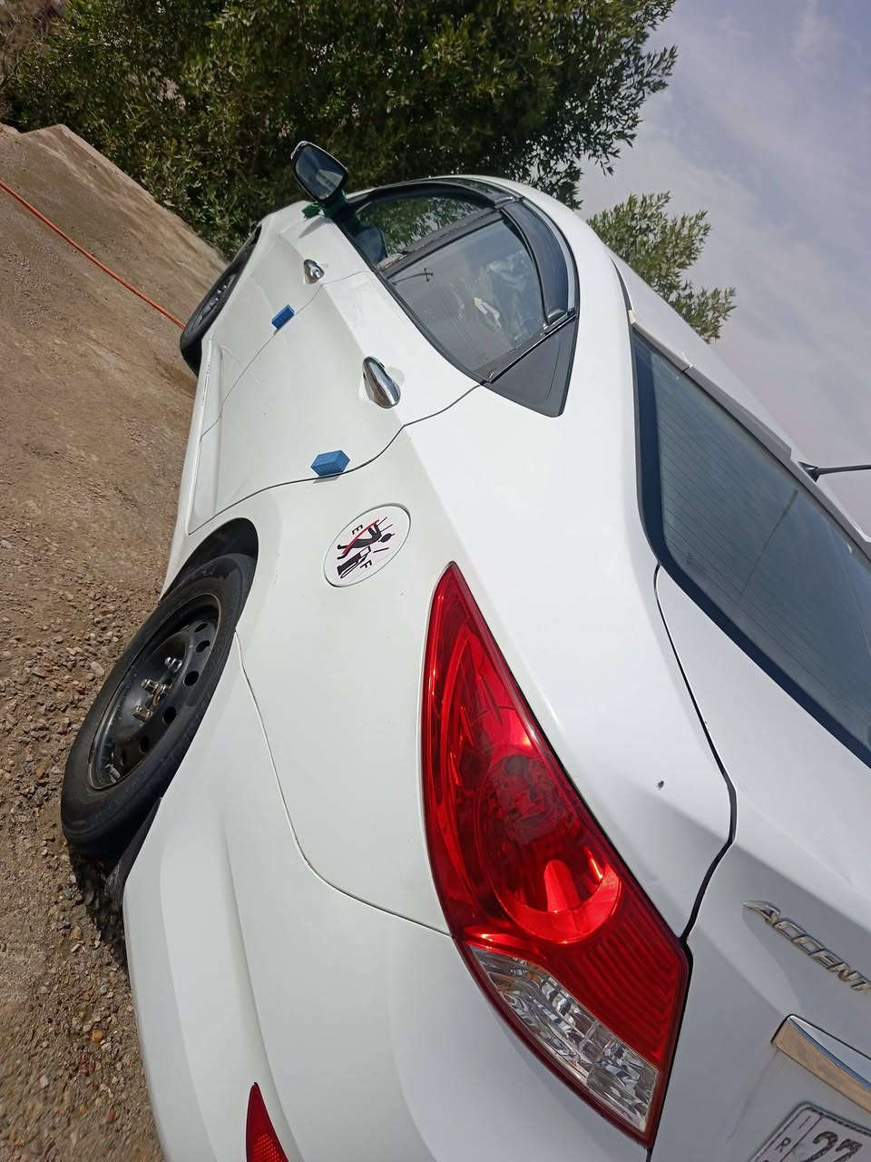 مديل 2014 محرك 1600خليجي تبديل بنيد وجنطه بيه ضربه بسيطة بل خلف السعر 87وبيه مجال بيسط 
***********
